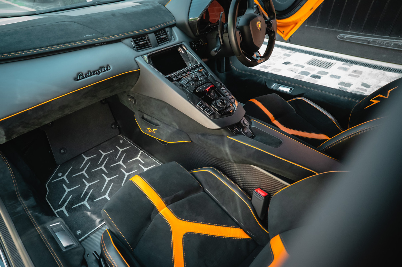 LAMBORGHINI AVENTADOR SV ROADSTER