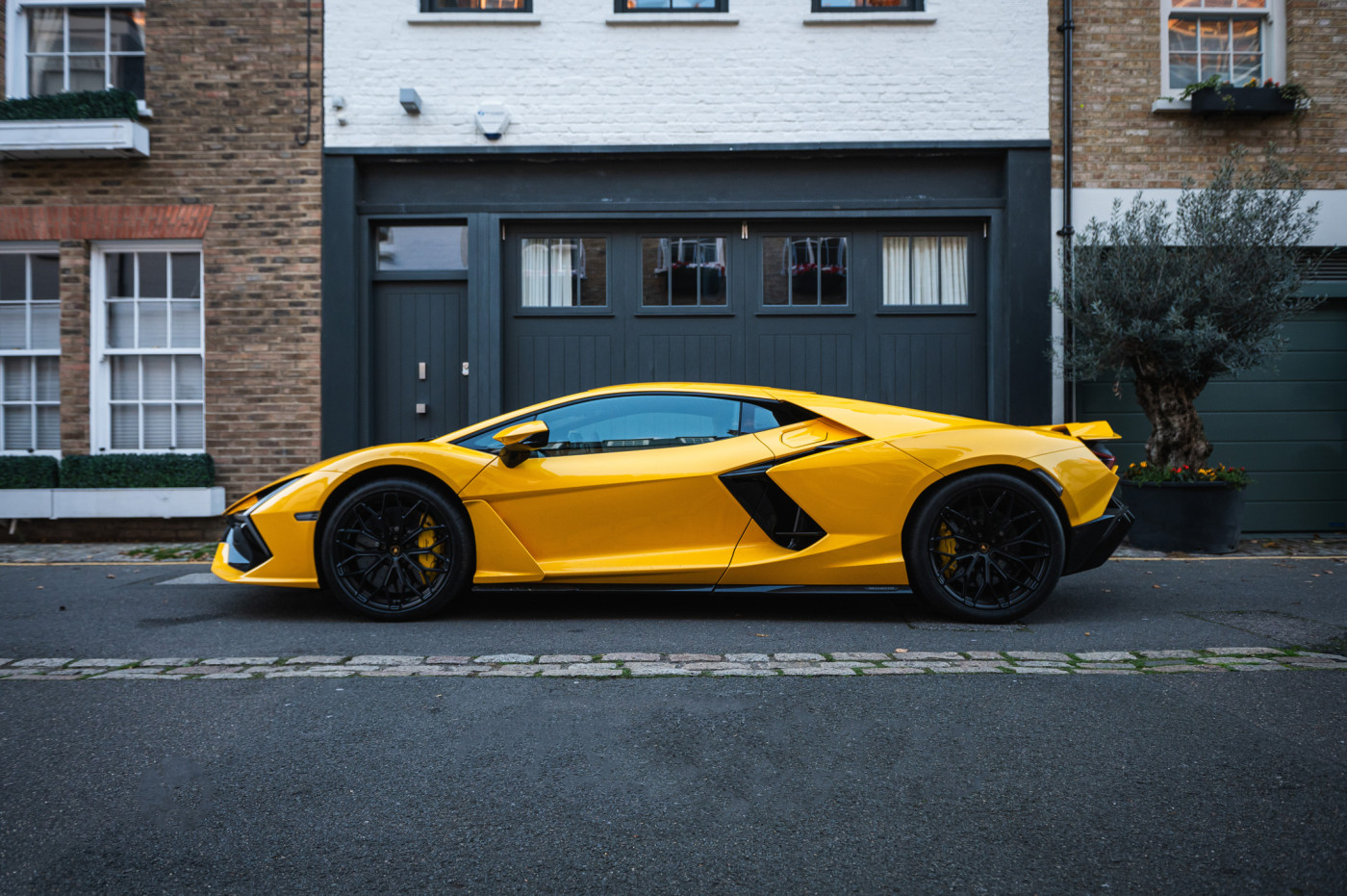 Lamborghini Revuelto