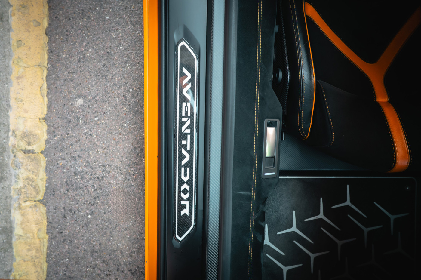 LAMBORGHINI AVENTADOR SV ROADSTER