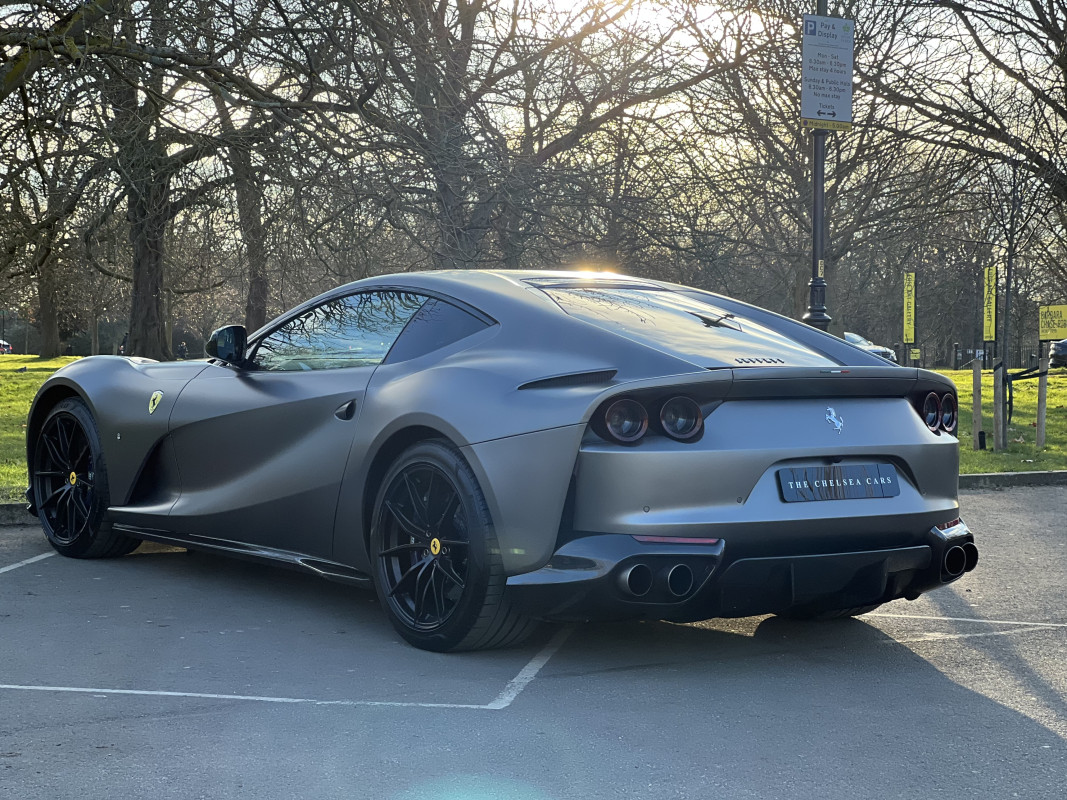 Ferrari 812 Superfast, Tailor-made, Lift, Full Carbon