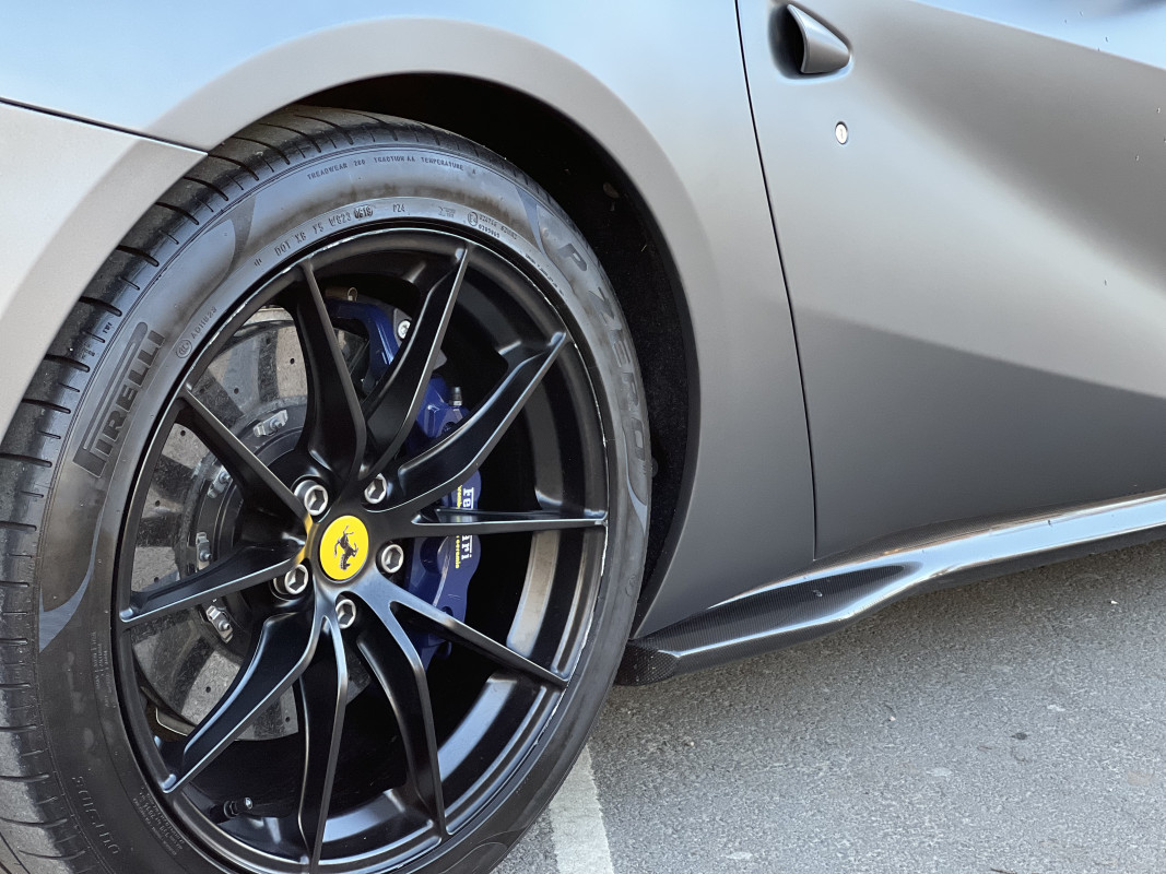 Ferrari 812 Superfast, Tailor-made, Lift, Full Carbon