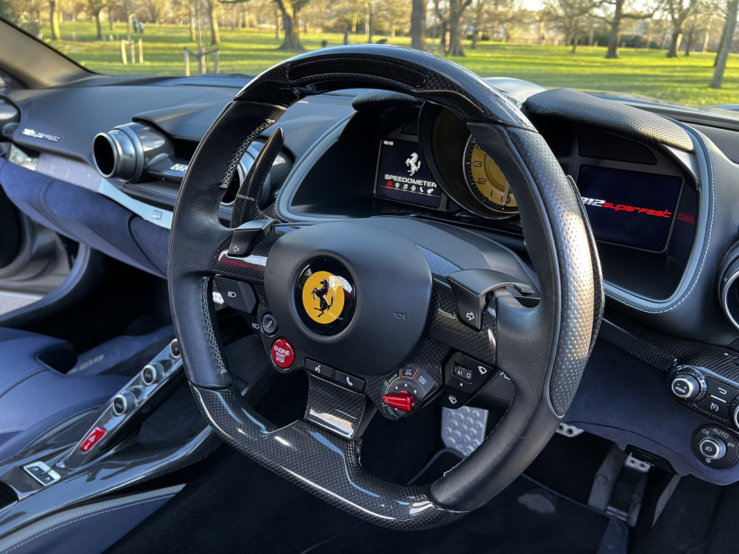 Ferrari 812 Superfast, Tailor-made, Lift, Full Carbon