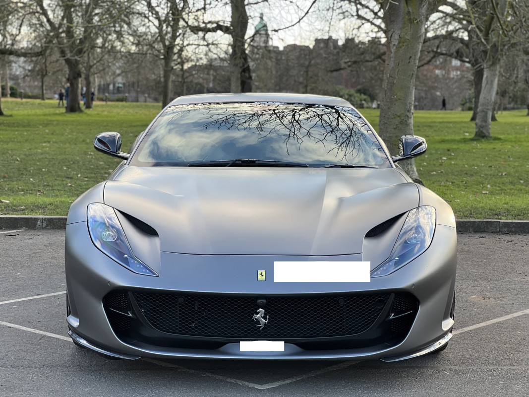 Ferrari 812 Superfast, Tailor-made, Lift, Full Carbon