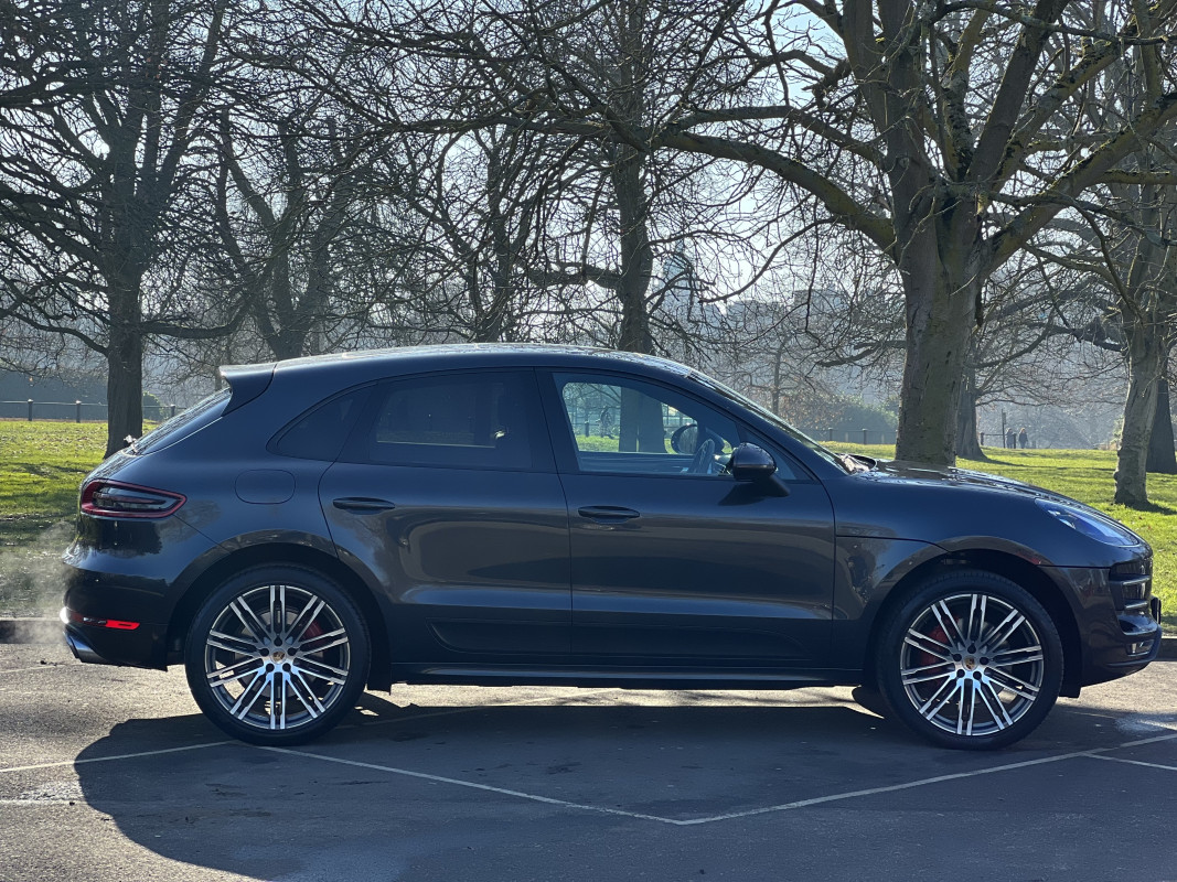 Porsche Macan Turbo