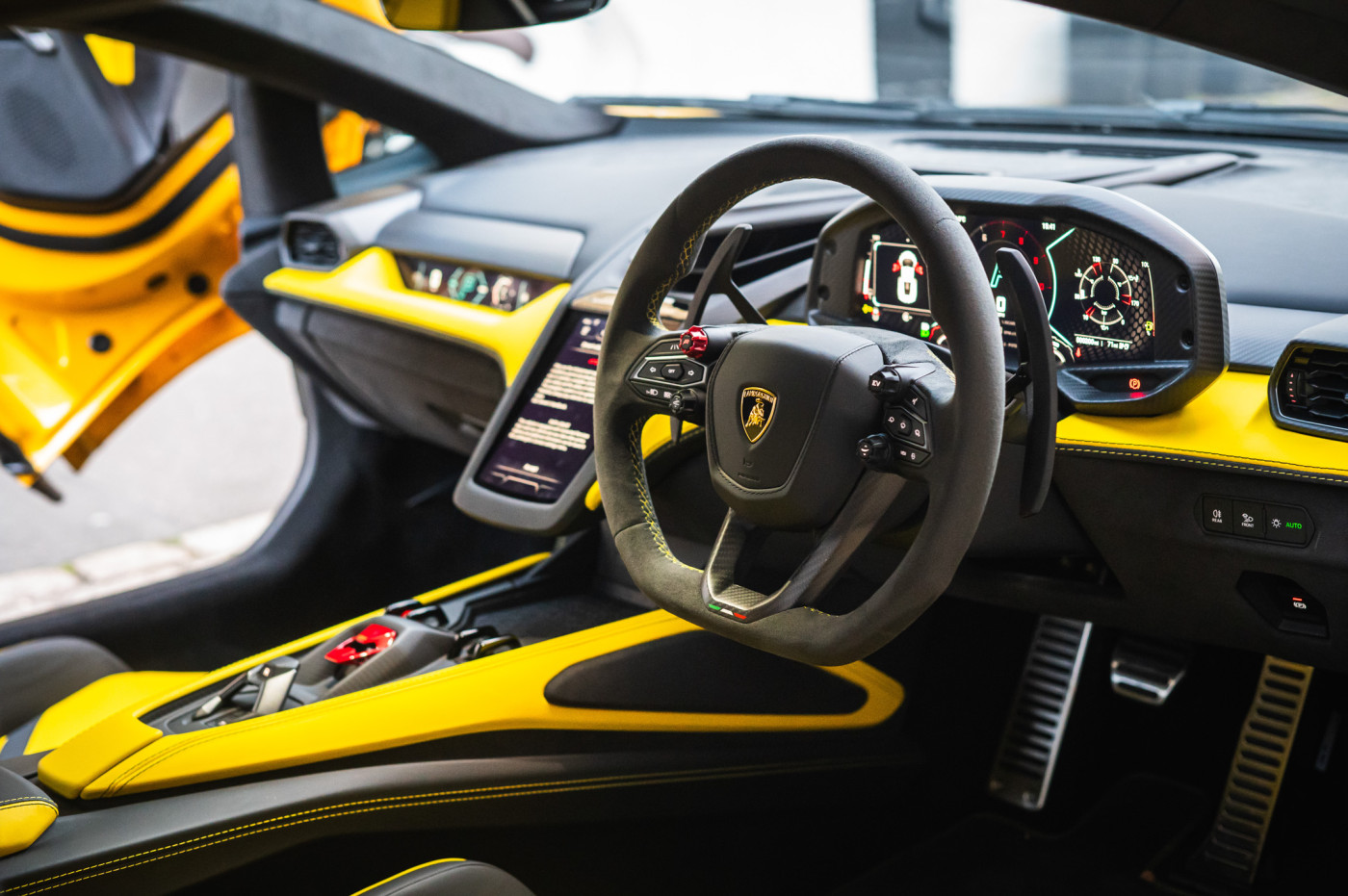 Lamborghini Revuelto